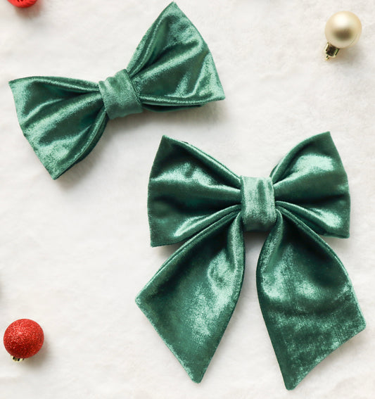 Mistletoe Green Velvet Pet Bow