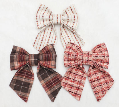 Heirloom Stitch Pet Bow