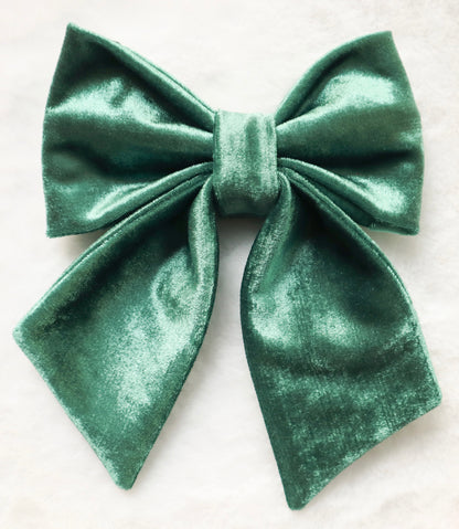 Mistletoe Green Velvet Pet Bow