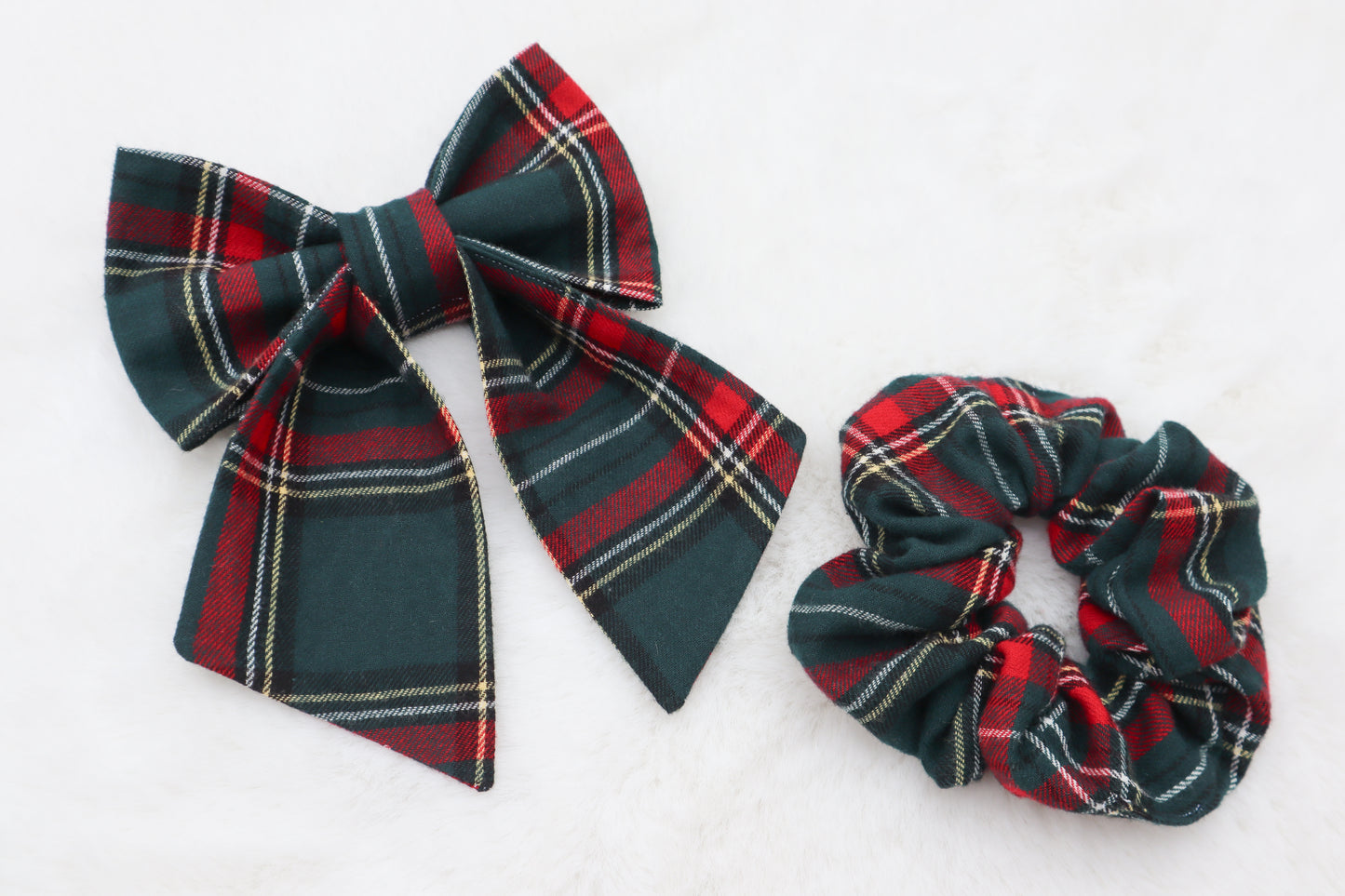Holiday at the Manor Plaid Hair Bow