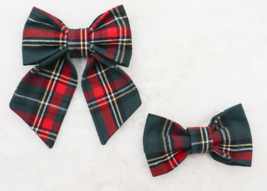 Holiday at the Manor Plaid Pet Bow