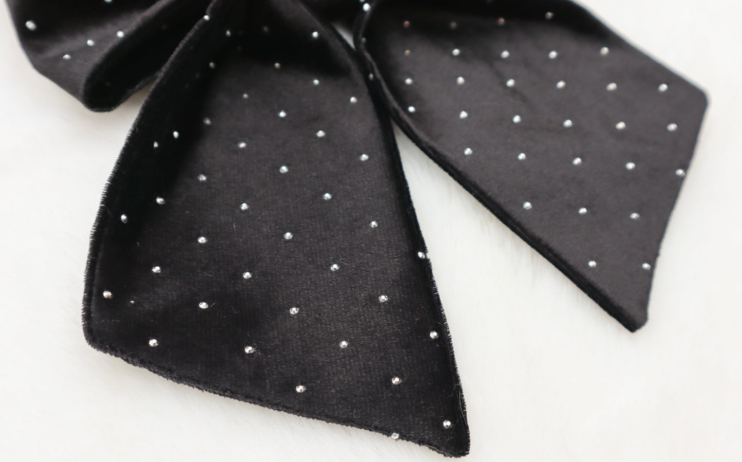 Dazzling Diamond Velvet Pet Bow